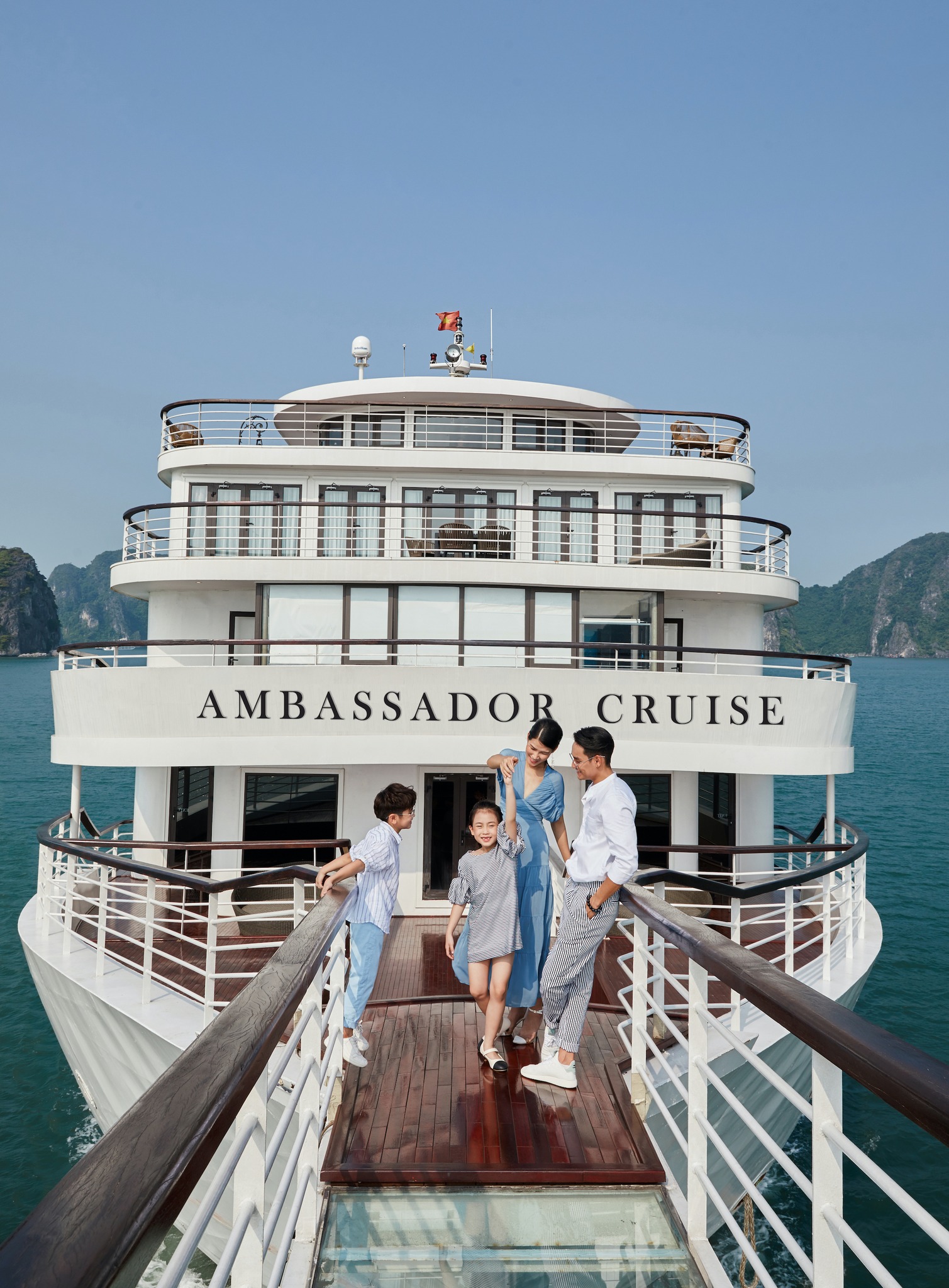 Du Thuyền Ambassador Cruise Hạ Long