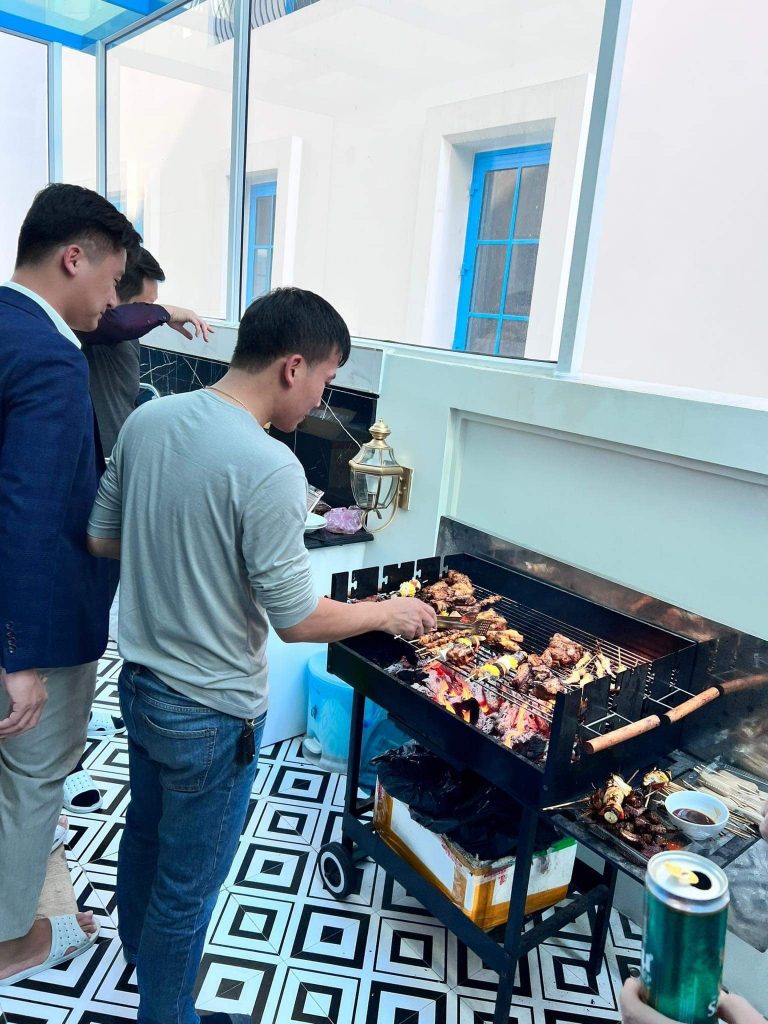 Nướng BBQ tổ chức tiệc tùng 